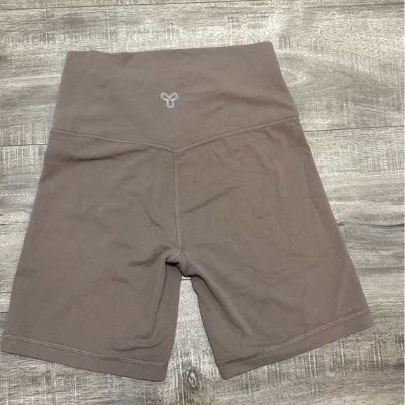 Tna butter Cheeky Hi-Rise 5" Short - Medium - Picture 3 of 5